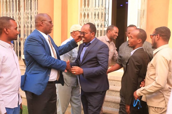Xildhibaanada Galmudug iyo Puntland ee Gaalkacyo ku kulmay1