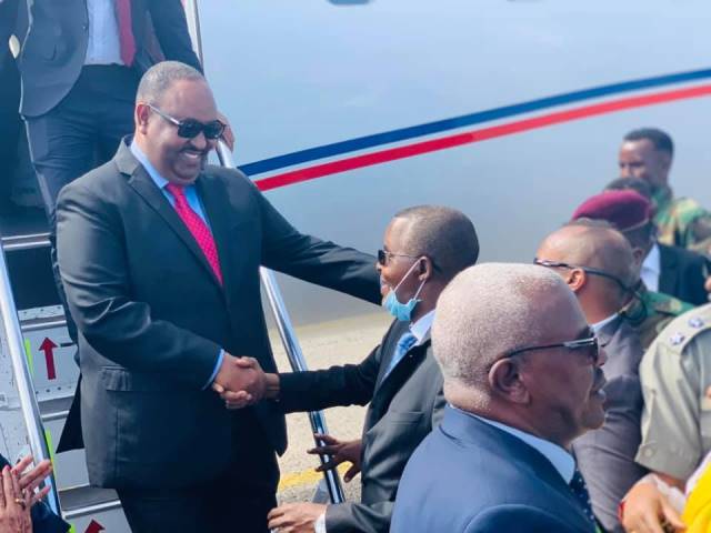 Deni oo Muqdisho soo gaaray