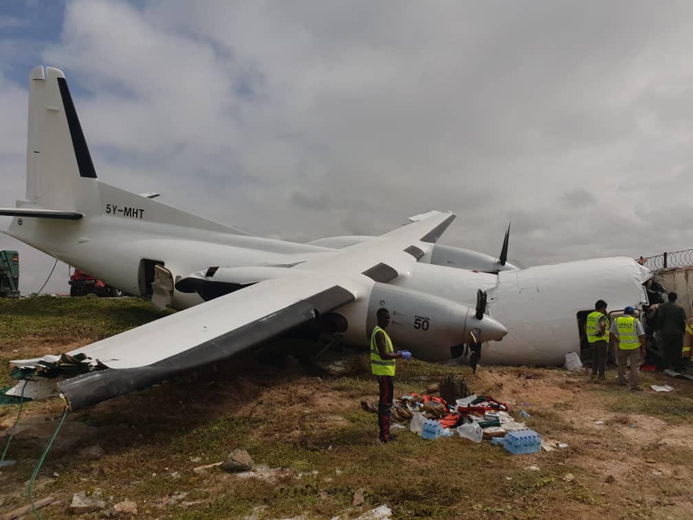 diyaaradii ku dhacday garoonka Aadan Cadde
