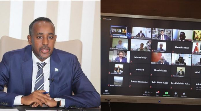 Rooble oo Shir Online-ka uga qeybgalay