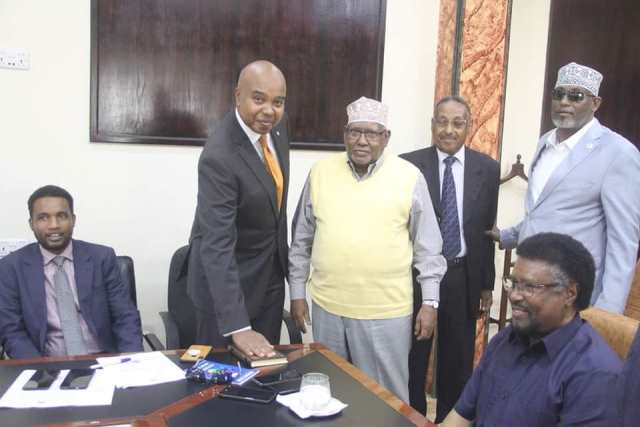Wasiirka cusub ee arrimaha dibadda oo xilka loo dhaariyay