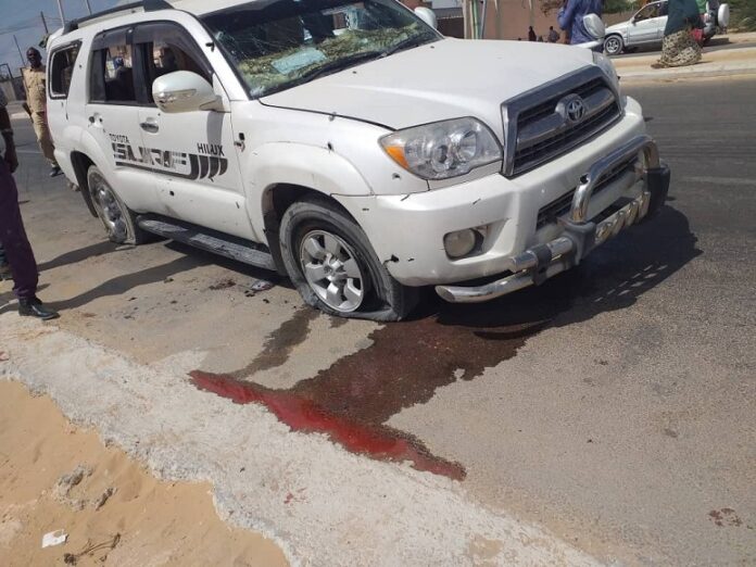 Gaari lagu qarxiyay sarkaalka