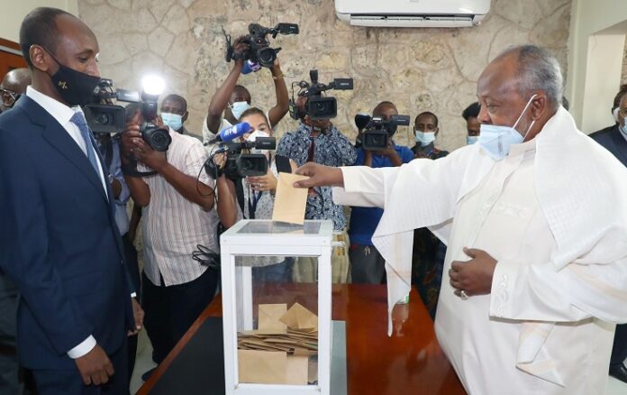 Doorashada Jabuuti iyo Geelle oo codkiisa dhiibtay