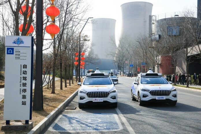 Baidu-Apollo-s-fully-driverless-robotaxis-motion
