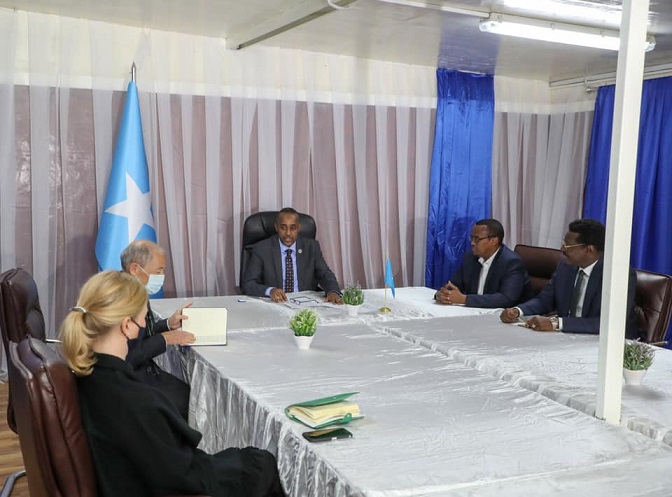 Kulanka RW Rooble Qoorqoor iyo Guudlaawe oo la kulmay Safiirka Mareykanka1