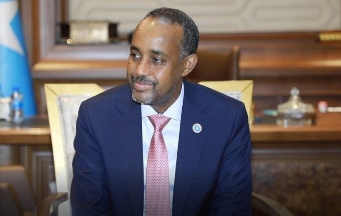 Rooble oo qaabilay wasiirka arrimaha dibada Ireland Simon 2