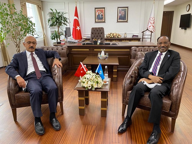 Beyle oo la kulmay wasiirka maaliyadda turkiga