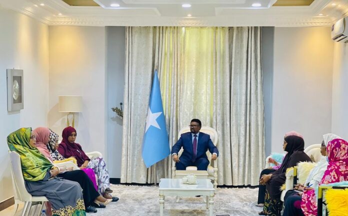 Guddoomiye Mursal iyo guddiga xaqiijinta qoondada haweenka