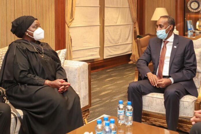 Rooble oo qaabilay Wasiir Omamo1