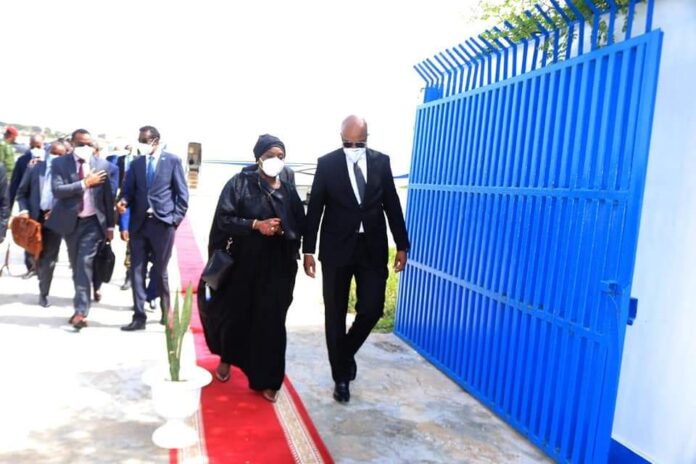 omamo iyo wafdi ay hoggaamineyso oo soo gaartay Muqdisho