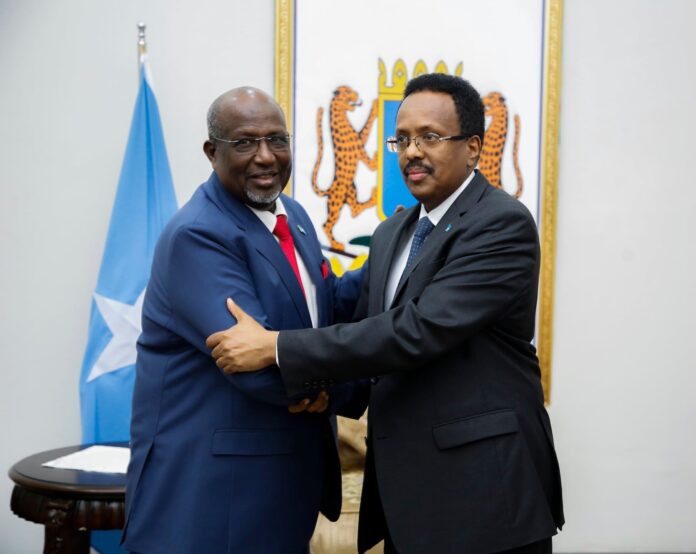 Farmaajo oo Sheekh Aadan Madoobe la kulmay4