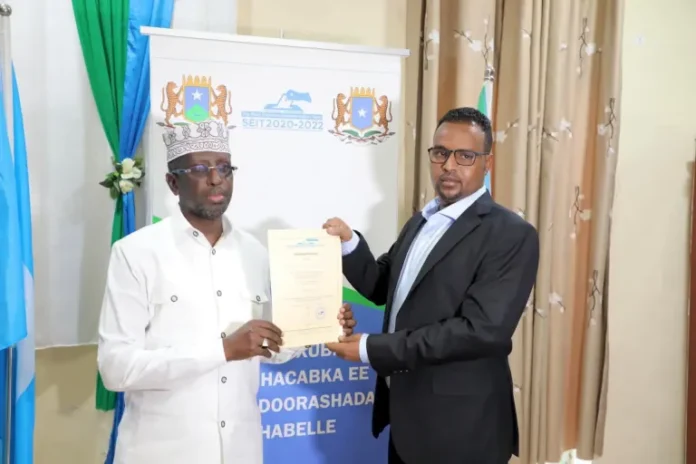 Sheekh Shariif oo loo doortay Xildhibaan8