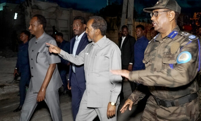 Madaxweyne Xasan oo tagay Isgoyska Zoobe oo uu qaraxa ka dhacay