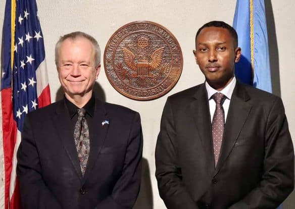 Wasiirka beeraha iyo Safiirka Mareykanka Soomaaliya