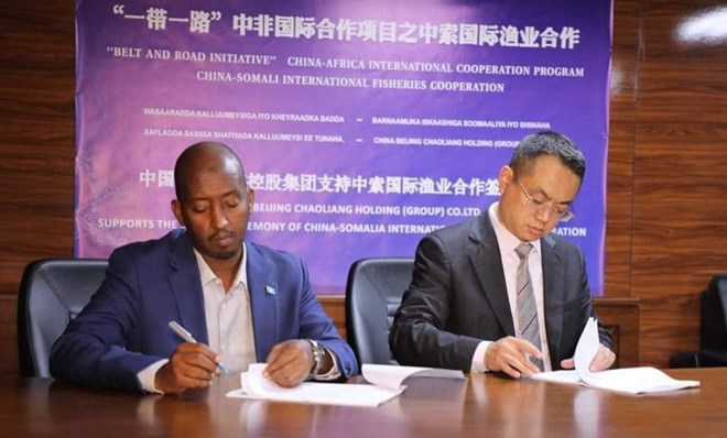 Wasiirka Kalluumeysiga oo heshiis lagalay Shirkad Shiines ah1