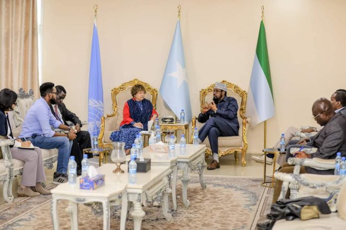 Kulanka Madaxweyne Axmed Madoobe iyo Danjire Catriona Laing